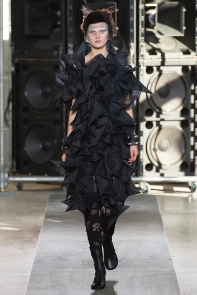 Look 48